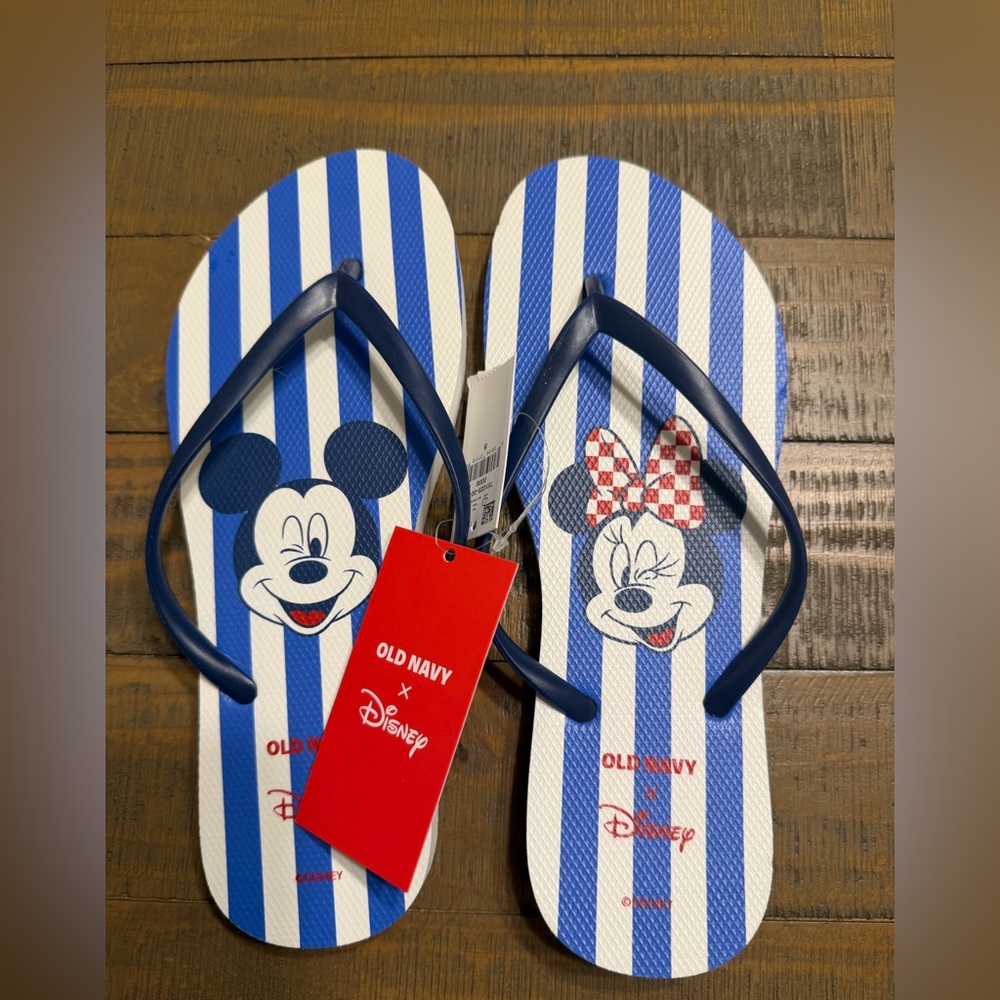 Old Navy x Disney Women’s Flip Flops size 8